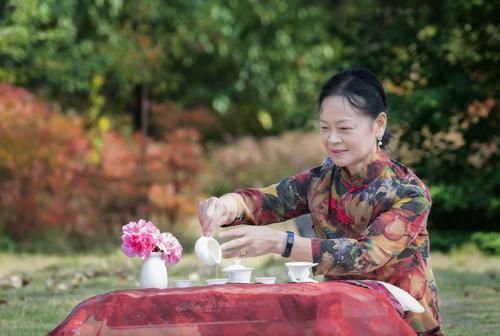 怎样挑选妈妈装,怎样介绍一款妈妈装图5