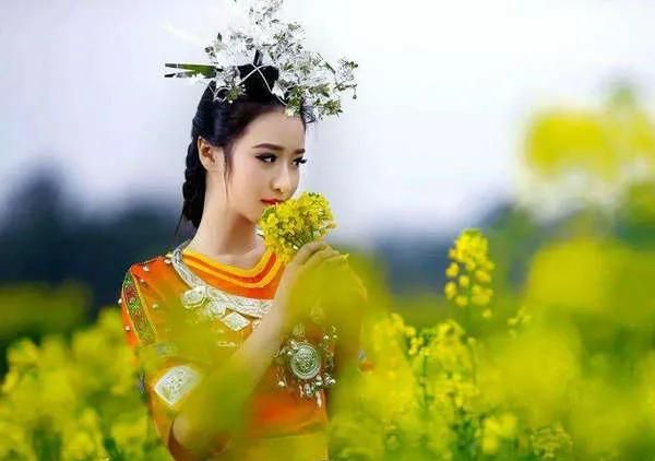 蒙古人住蒙古包新婚夫妇怎么办图1