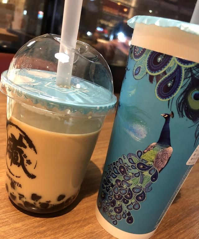 秋天的第一杯奶茶是什么意思图1