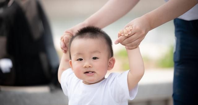 夫妻的生活，有孩子以后,夫妻都是怎么过生活的呢图3